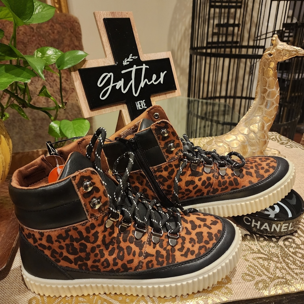 Leopard 🐆 sneakers